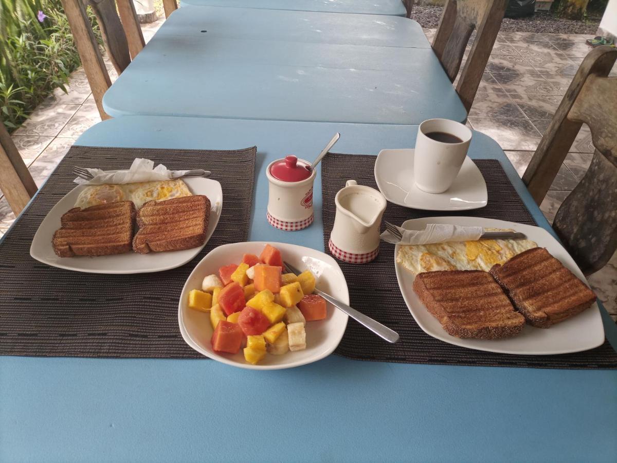 Hostal Y Restaurante Los Tecales La Coca Ngoại thất bức ảnh