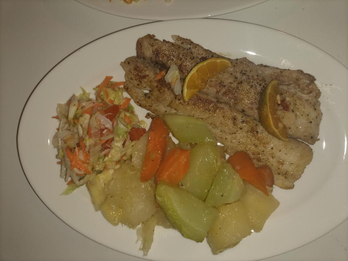 Hostal Y Restaurante Los Tecales La Coca Ngoại thất bức ảnh