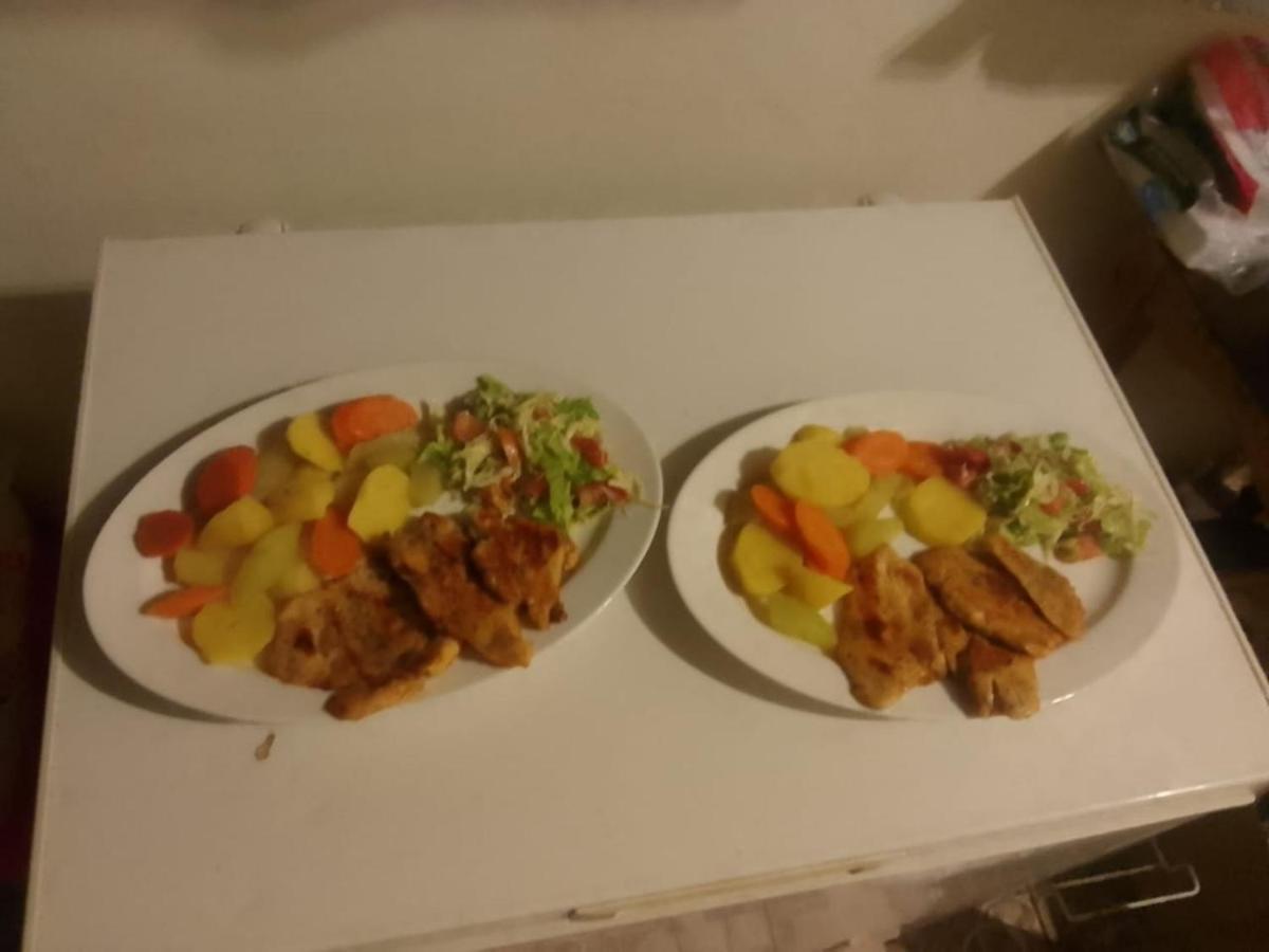 Hostal Y Restaurante Los Tecales La Coca Ngoại thất bức ảnh
