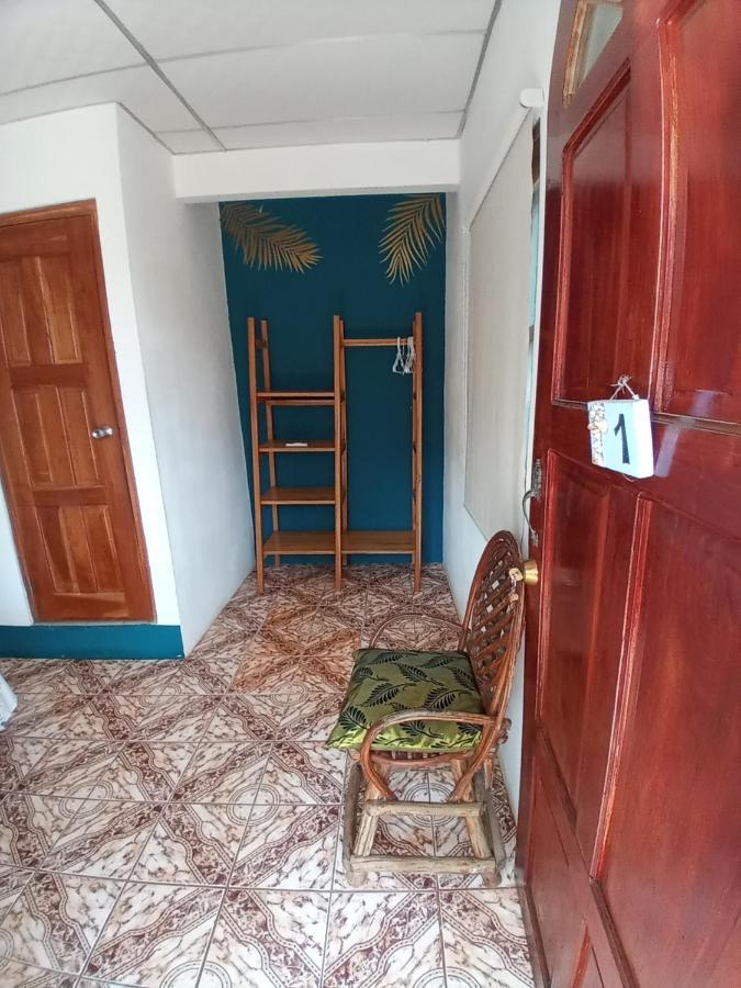 Hostal Y Restaurante Los Tecales La Coca Ngoại thất bức ảnh